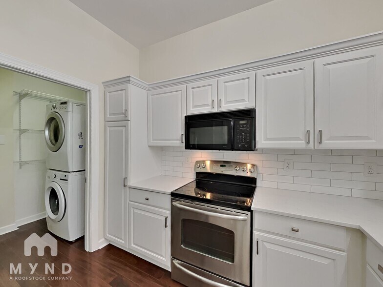 Building Photo - 200 S Dawson St