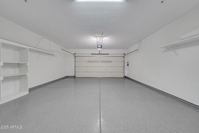 Building Photo - 955 E Knox Rd