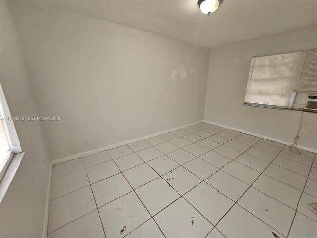 Building Photo - 1727 Fletcher St