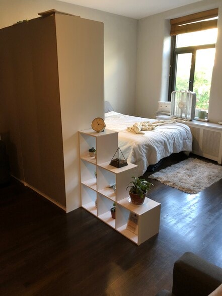 Building Photo - 65 Bedford St