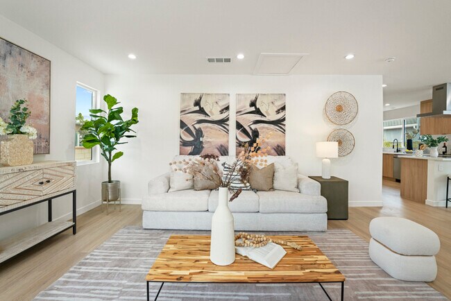 Building Photo - Charming Remodeled Craftsman w/ Modern Finishes in LA