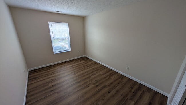 Building Photo - 4BR/2.5BA Middletown Home - Study with French Doors - Pond View