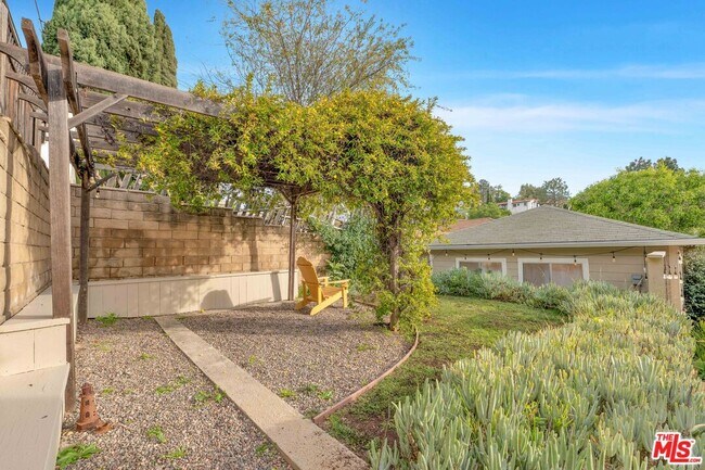 Building Photo - 2279 India St