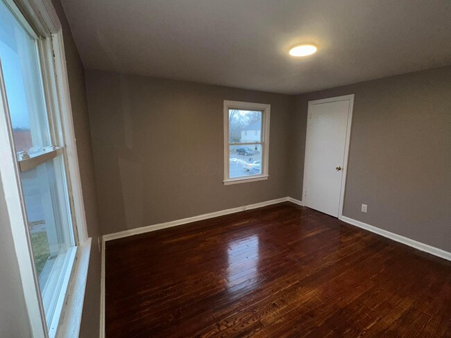 Building Photo - 1352 E 25th Ave