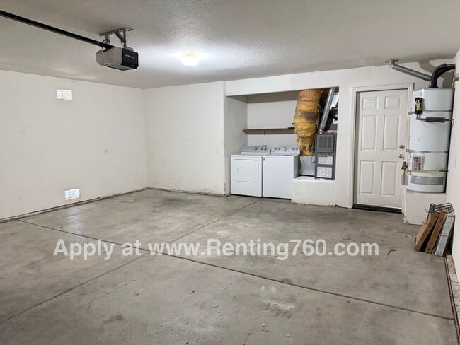 Building Photo - Cozy 3 Bed 2 Bath Home Near Base!