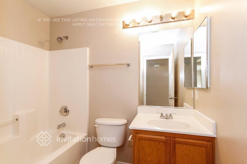 Building Photo - 6554 E Coronado Canyon Ave