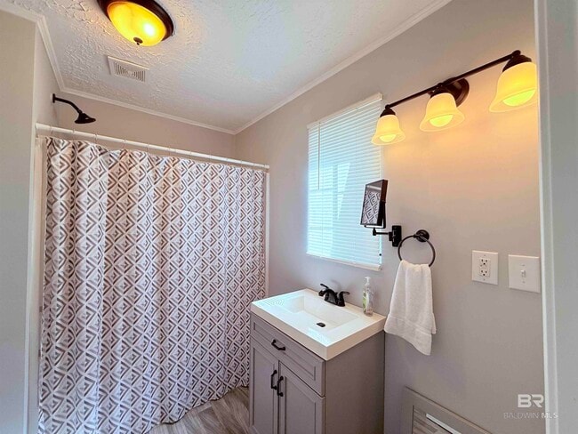 Building Photo - 8853 Wellsworld St