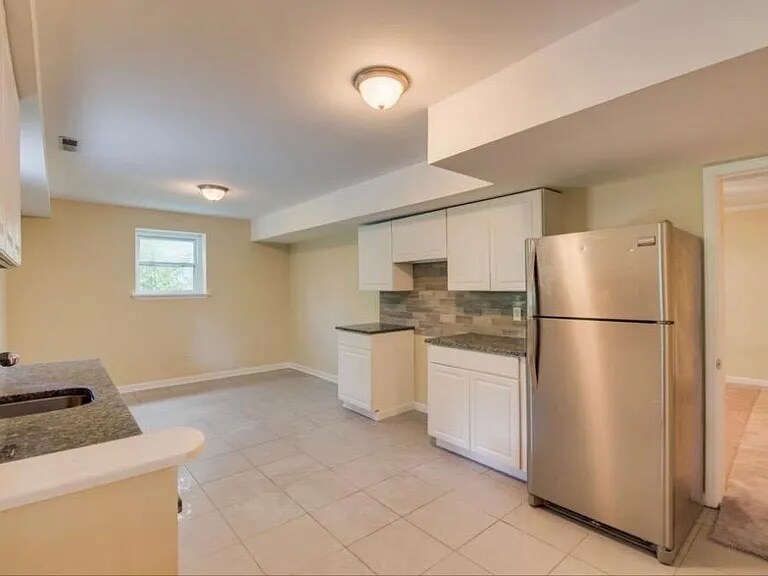 Building Photo - 4206 Highwood Dr