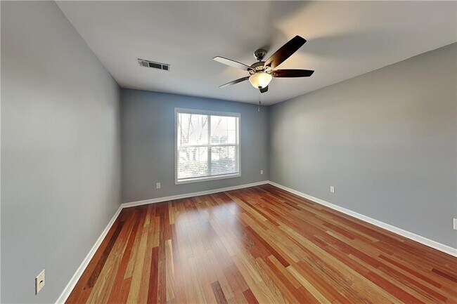 Building Photo - 1012 Fairmont Park Dr