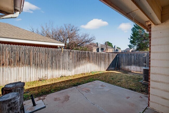 Building Photo - 1709 Castleford Rd