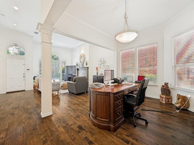 Building Photo - 6072 Thursby Ave