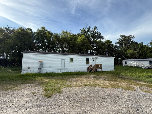 Primary Photo - 3 bedroom 2 bath Trailer In Grosse Tete LA