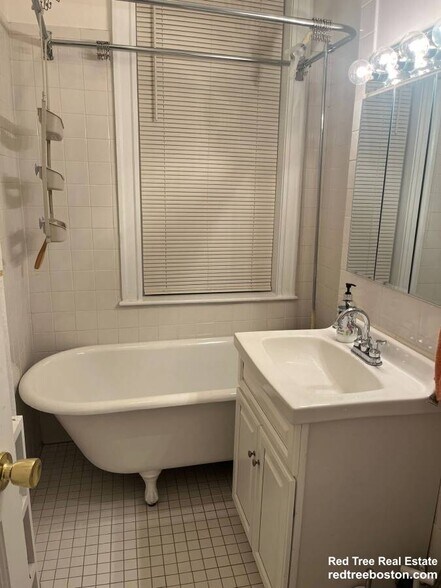 Building Photo - 319 Allston St