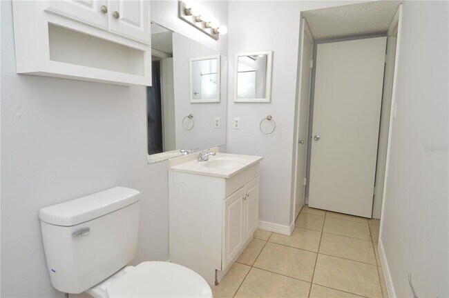 Building Photo - 8643 Mallard Reserve Dr
