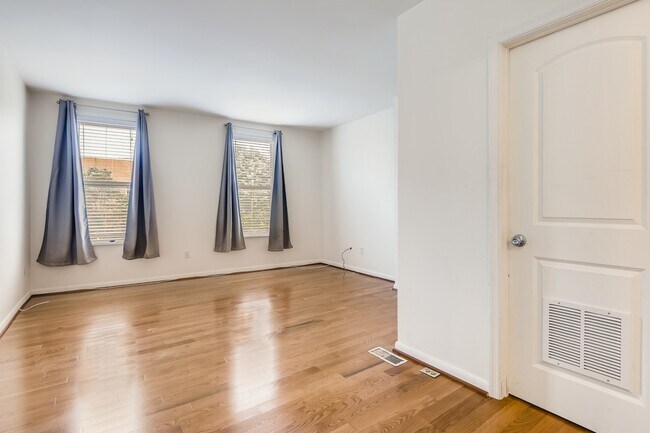 Building Photo - 1127 S Hanover St