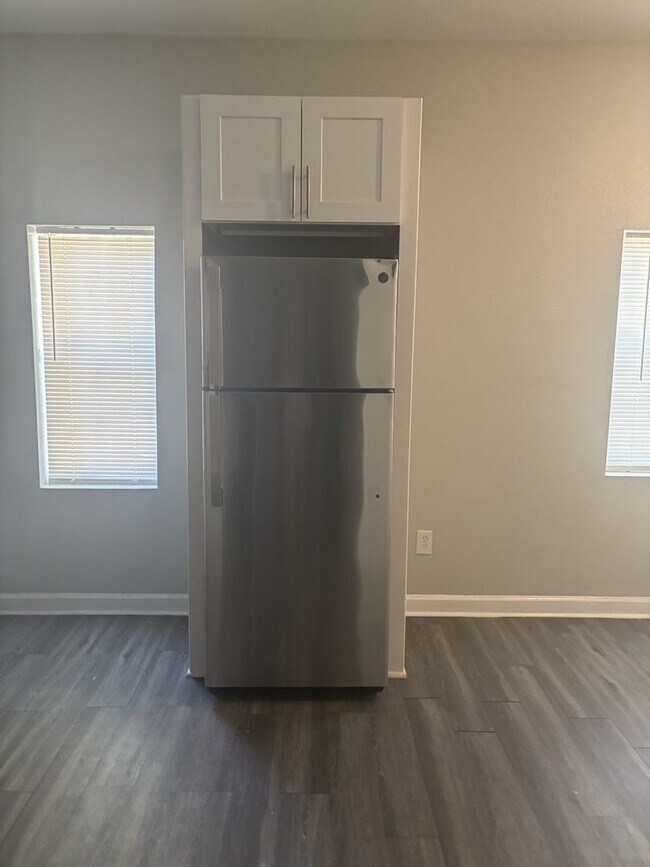 Building Photo - Cozy 3 Bedroom, 1 Bath (Plus Bonus room) Home - Across the Street from the Set at FAMU!