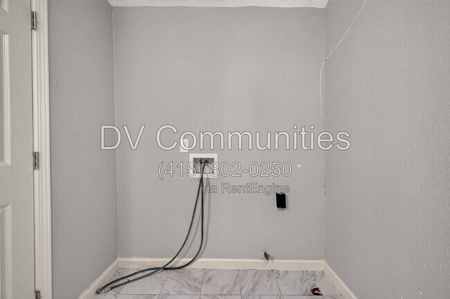 Building Photo - 5910 Southtown St