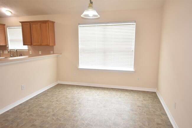 Building Photo - 21399 Forest Colony Dr