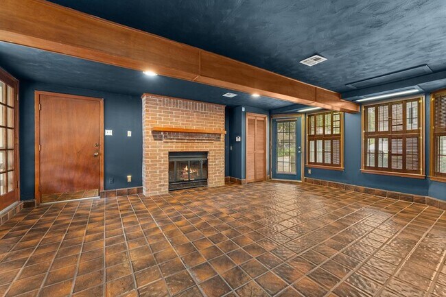 Building Photo - 2534 Harris Blvd