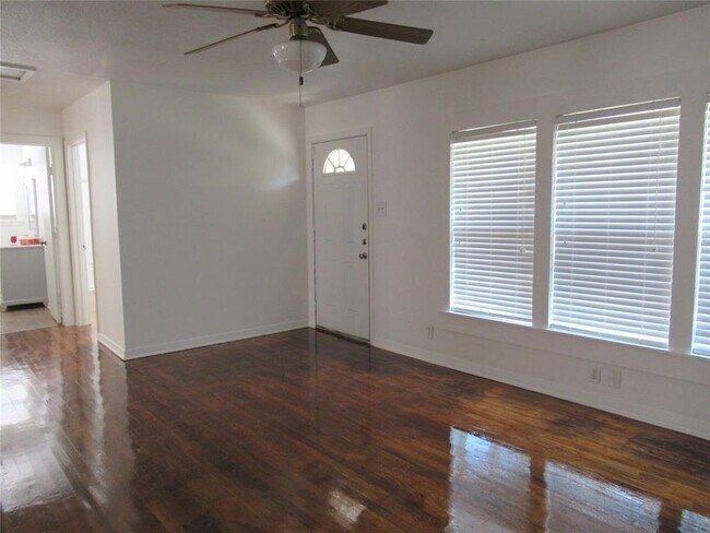 Building Photo - 10620 Deer Canyon Rd
