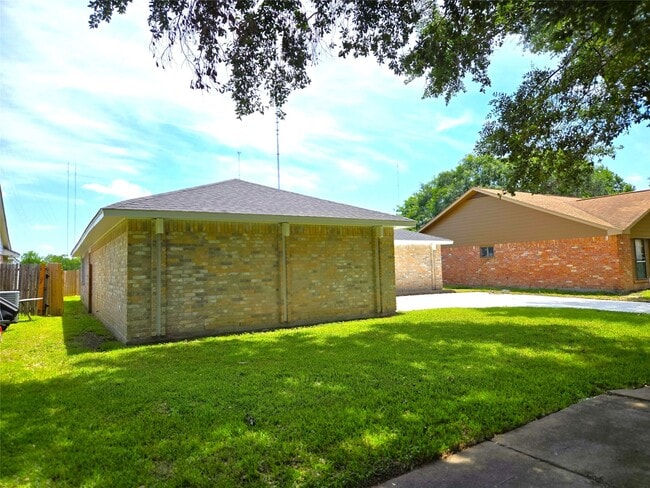 Building Photo - 17223 Artwood Ln