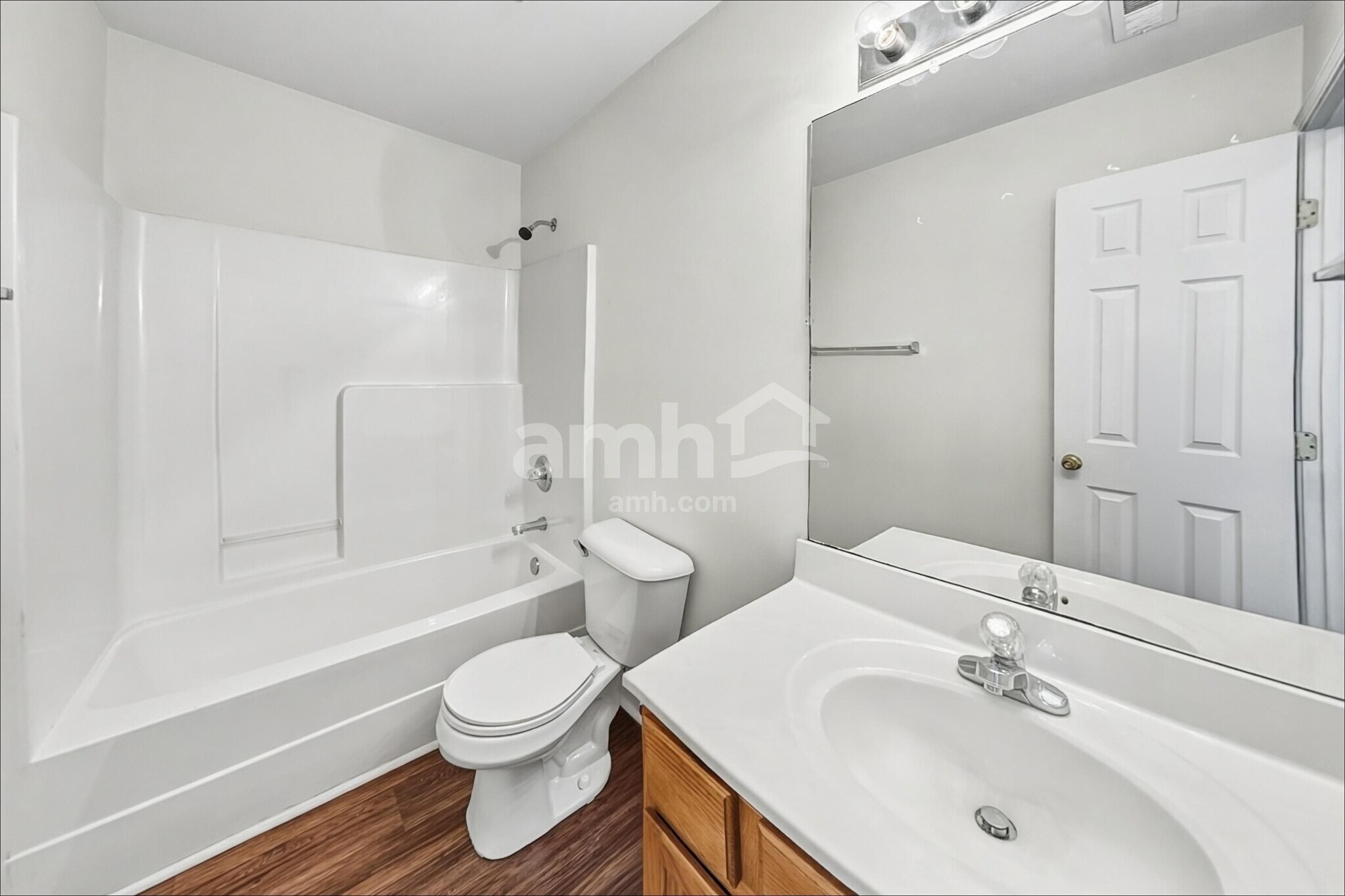 Building Photo - 117 Rock Glen Court