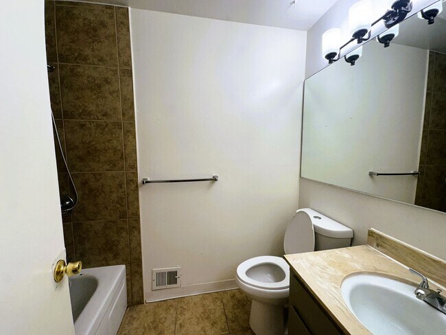 Building Photo - 2909 Norcade Cir