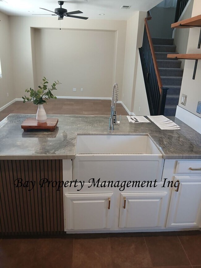 Building Photo - 380 Barolo Cir