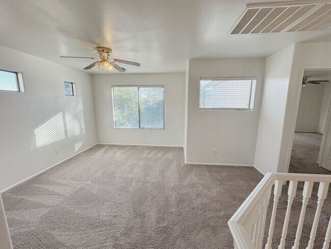 Building Photo - 4 BED, 2.5 BATH HOME IN CIRCLE CROSS RANCH SAN TAN VALLEY, AZ