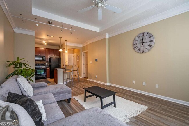 Building Photo - 400 17th St NW