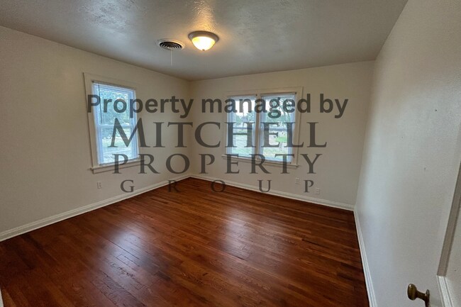 Building Photo - Welcom to 4017 S. Hughes! 2 bedroom with a...