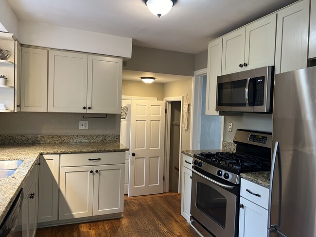 Building Photo - 4716 Wolf Rd