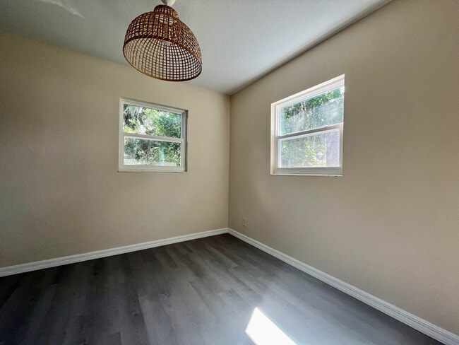 Building Photo - Charming 3 Bed 1 Bath Plant City!!