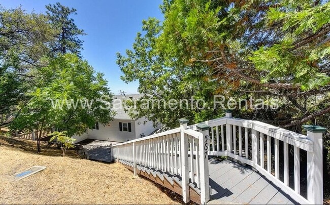 Building Photo - 3 br, 2.5 bath House - 567 Landis Circle