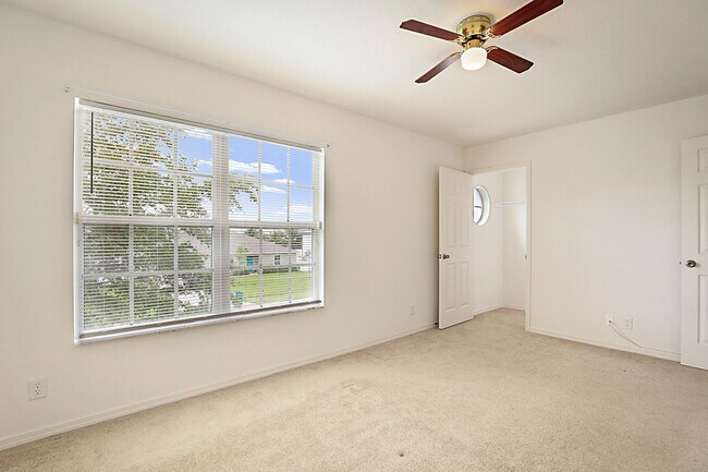 Building Photo - 617 SE Karrigan Terrace