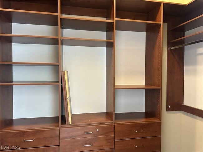 Building Photo - 33 Gladewater Dr