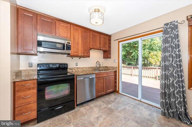 Building Photo - 11584 Liberty Oak Dr