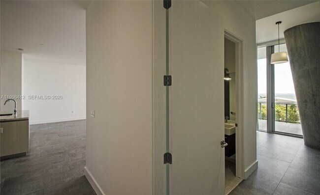 Building Photo - 2669 S Bayshore Dr