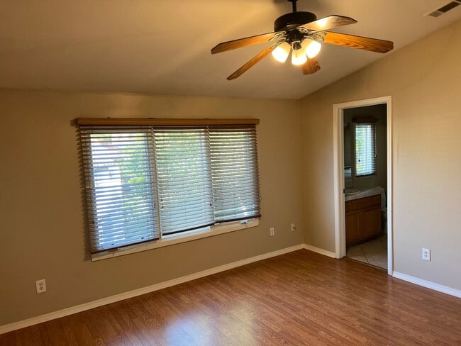 Building Photo - 3 Bedroom Home
