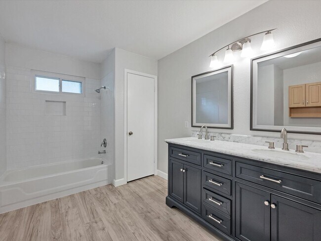 Building Photo - 7009 Buccaneer Trail Austin TX 78729-7840