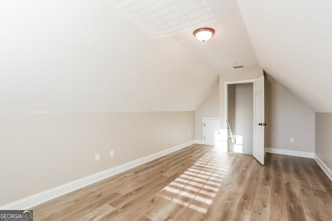 Building Photo - 204 Raleigh Way