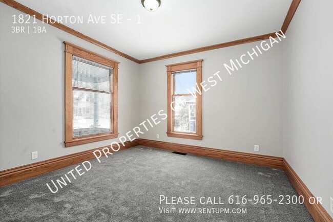 Building Photo - Available Now | 3 Bedroom 1 Bath Apartment...