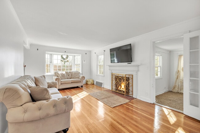 Building Photo - 124 Stiles St