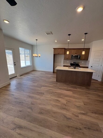 Building Photo - 4447 Templar Dr