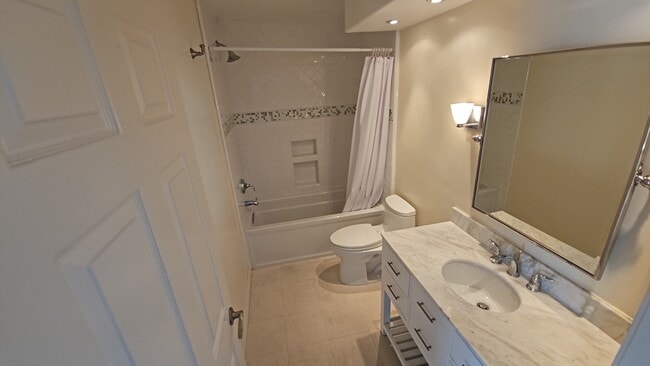 Building Photo - 27 Tiburon Ct
