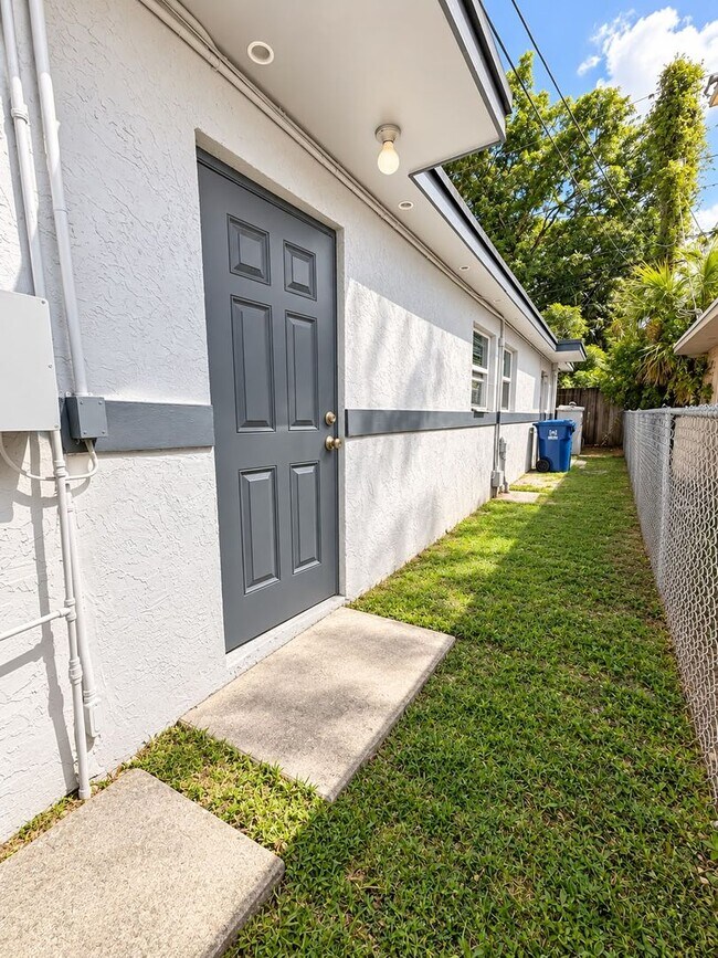 Building Photo - 840 NW 10th St
