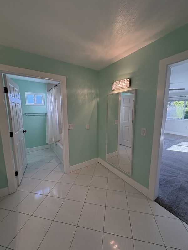 Building Photo - 5705 Davis Cir