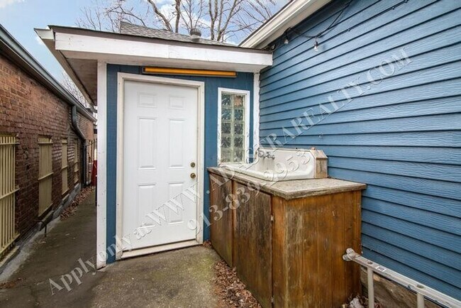 Building Photo - Beautiful Ranch Home in Brookside-Availabl...