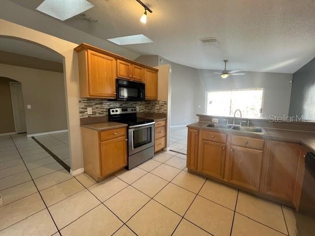 Building Photo - 202 Woodbury Pines Cir