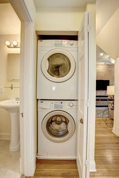 Building Photo - 4114 New Hampshire Ave NW